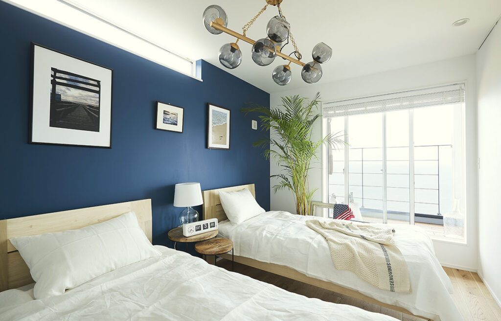 観葉植物のある寝室