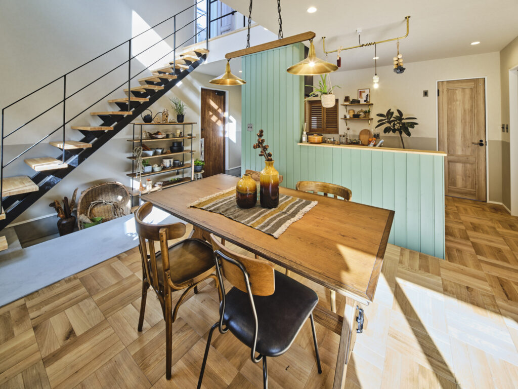 【28.46坪・二階建て】土間リビングを有効活用した店舗兼住宅