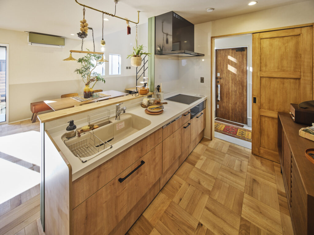 【28.46坪・二階建て】土間リビングを有効活用した店舗兼住宅