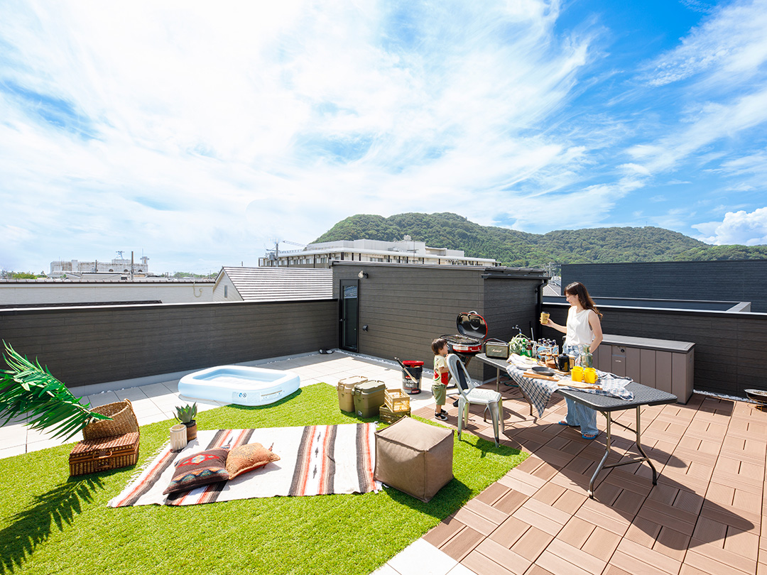 花火を見ながら友達をたくさん呼んでBBQも楽しめる