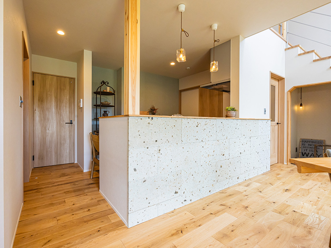 通常廃棄される大谷石を使用したSDG sなキッチン