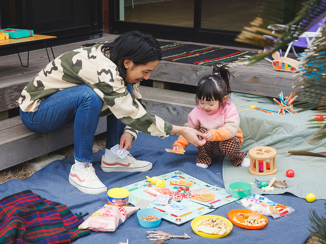 ウッドデッキでおままごと
