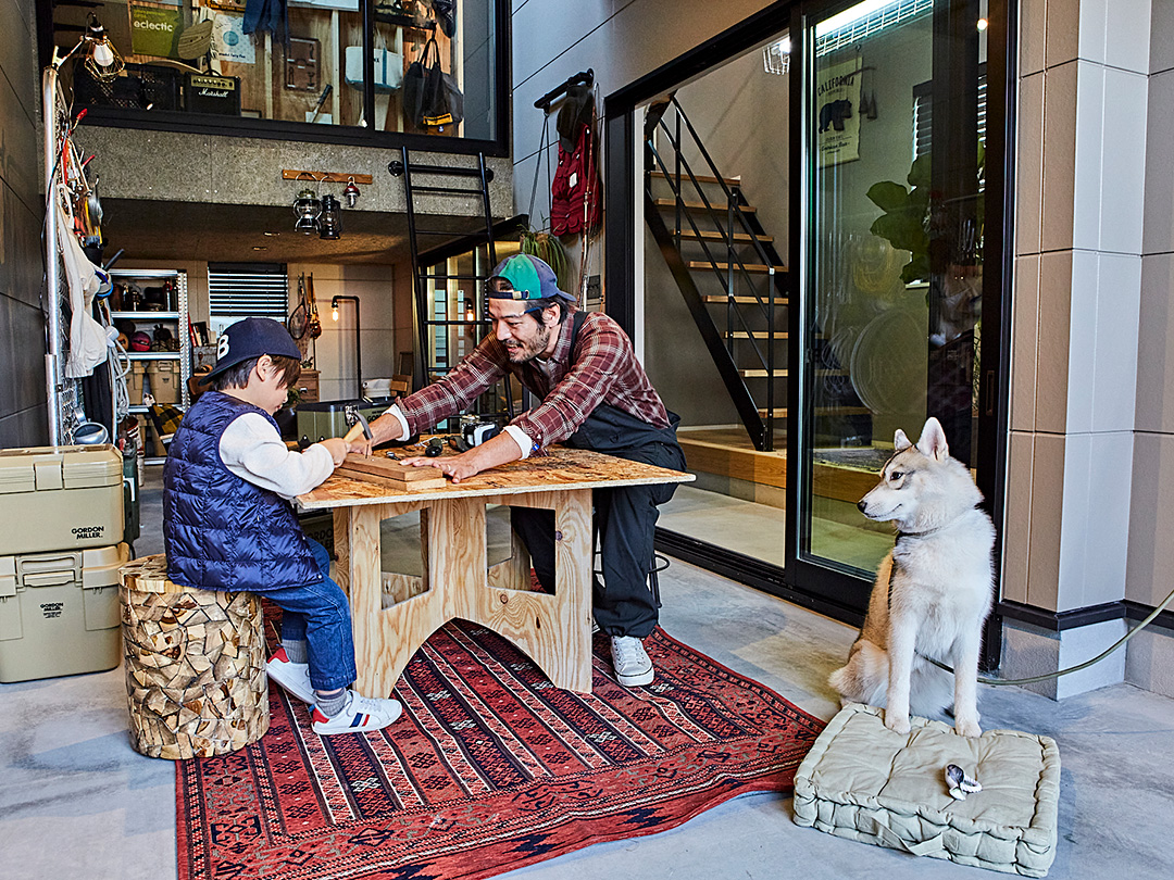 子どもも犬も楽しい土間ガレージでＤＩＹ